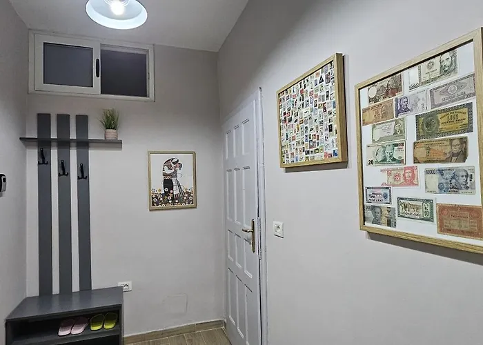Nuci's Place 3, Cozy 1 Bedroom With Balcony Near Bllok Апартаменты
