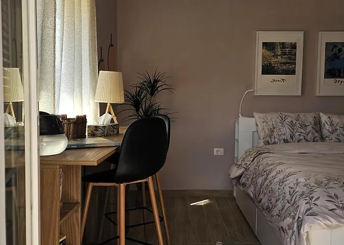 Daire Nuci's Place 3, Cozy 1 Bedroom With Balcony Near Bllok