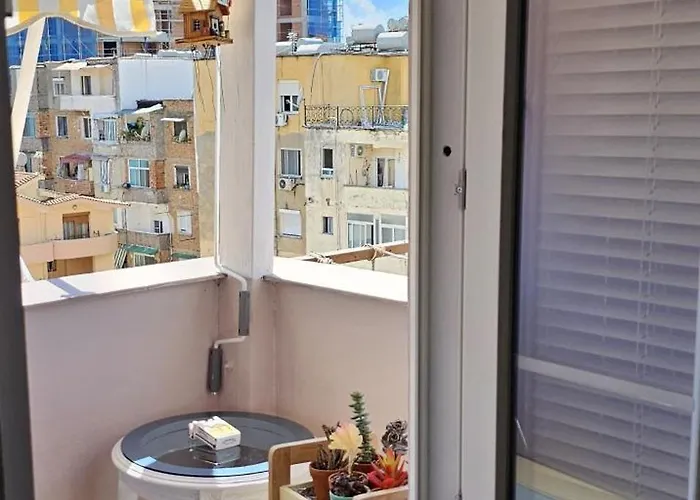Апартаменты Nuci's Place 3, Cozy 1 Bedroom With Balcony Near Bllok *